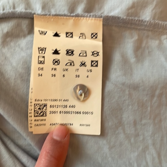 Boss Hugo Boss women’s size XS shortsleeved button down top in baby blue - Picture 7 of 8